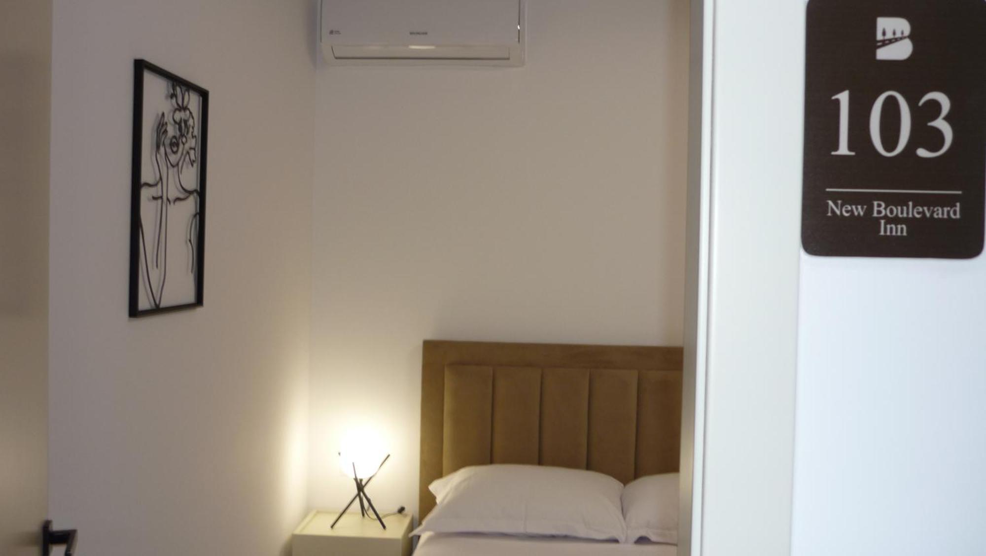 New Boulevard Inn Tirana Esterno foto